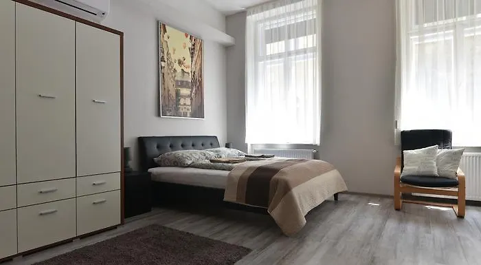 Corvin Point Rooms And Apartments Budapest